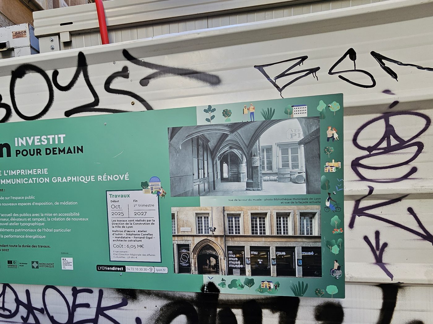 Panneau de chantier de la rénovation du musée de l'Imprimerie de Lyon