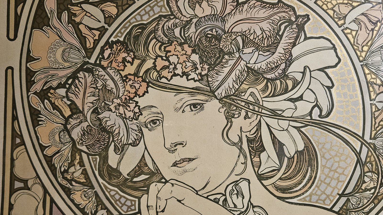 Détail d'une œuvre d'Alphonse Mucha photographiée à l'exposition Mucha de Lyon