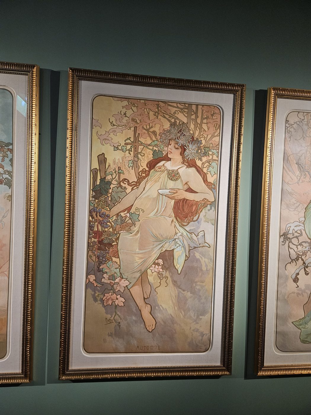 L'Automne, panneau des Saisons d'Alphonse Mucha exposé à Lyon